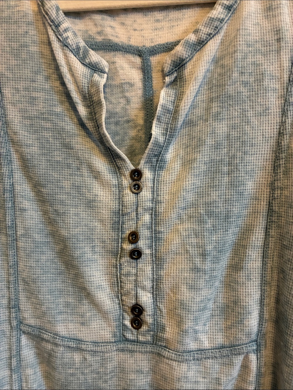 Jane and Delancey Distressed Pale Blue Henley-Style Tunic Top, size XL - Picture 3 of 13
